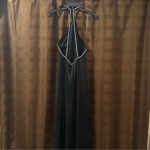 NWOT Mac Duggal Rhinestone Halter Column Gown Maxi Dress 26580 in Black Size 6